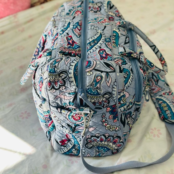 Iconic Weekender Travel Bag in Makani Paisley - Picture 4 of 14